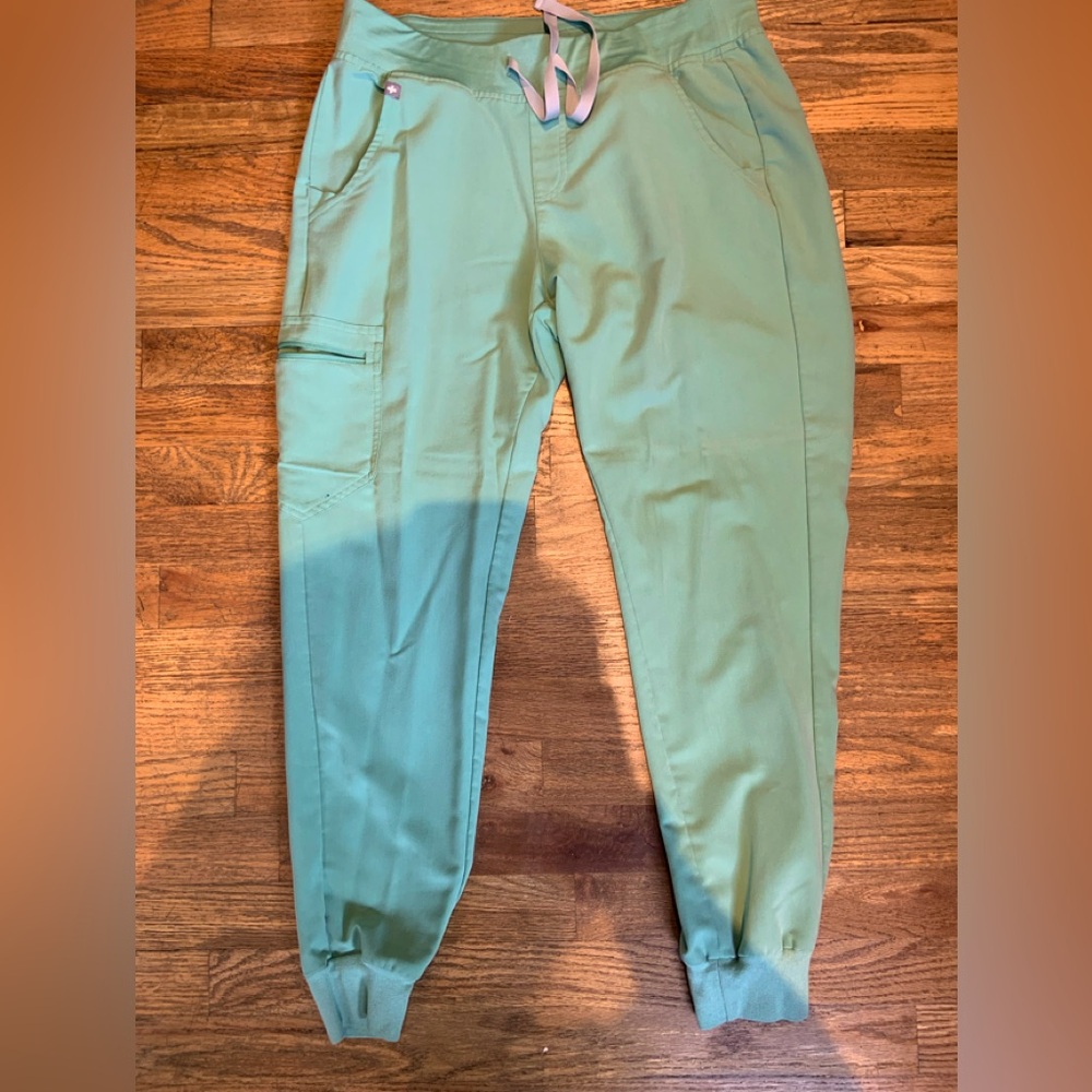 M Sea Glass Zamora Scrub pants